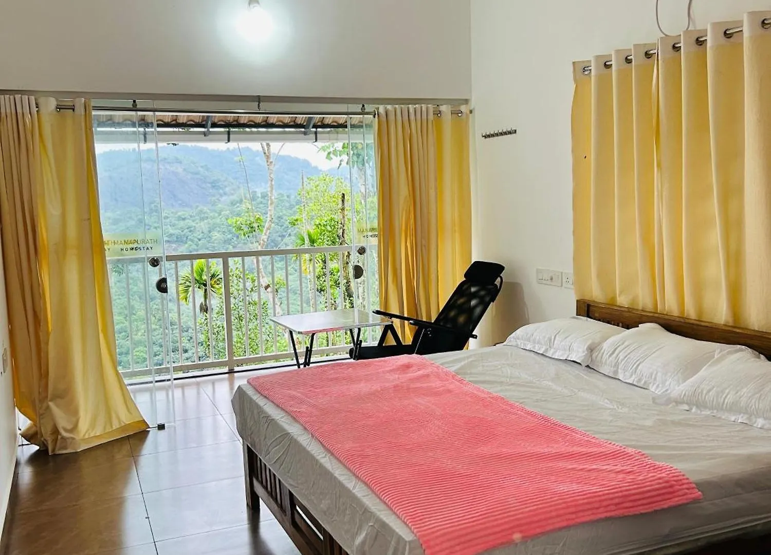 Manapurath Homestay Mamalakandam Lodge